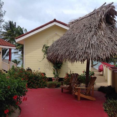 The White Horse Inn - Hopkins Village Beach Belize Bagian luar foto