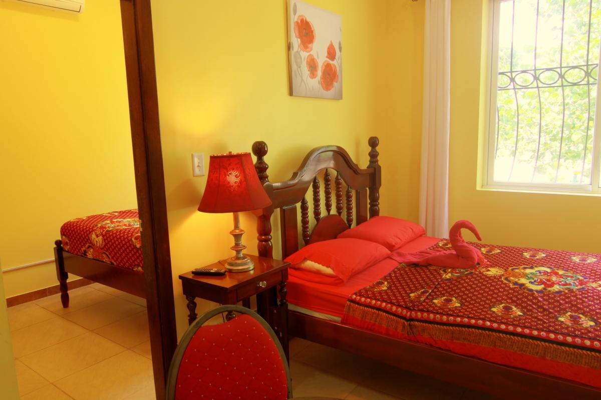 The White Horse Inn - Hopkins Village Beach Belize Bagian luar foto