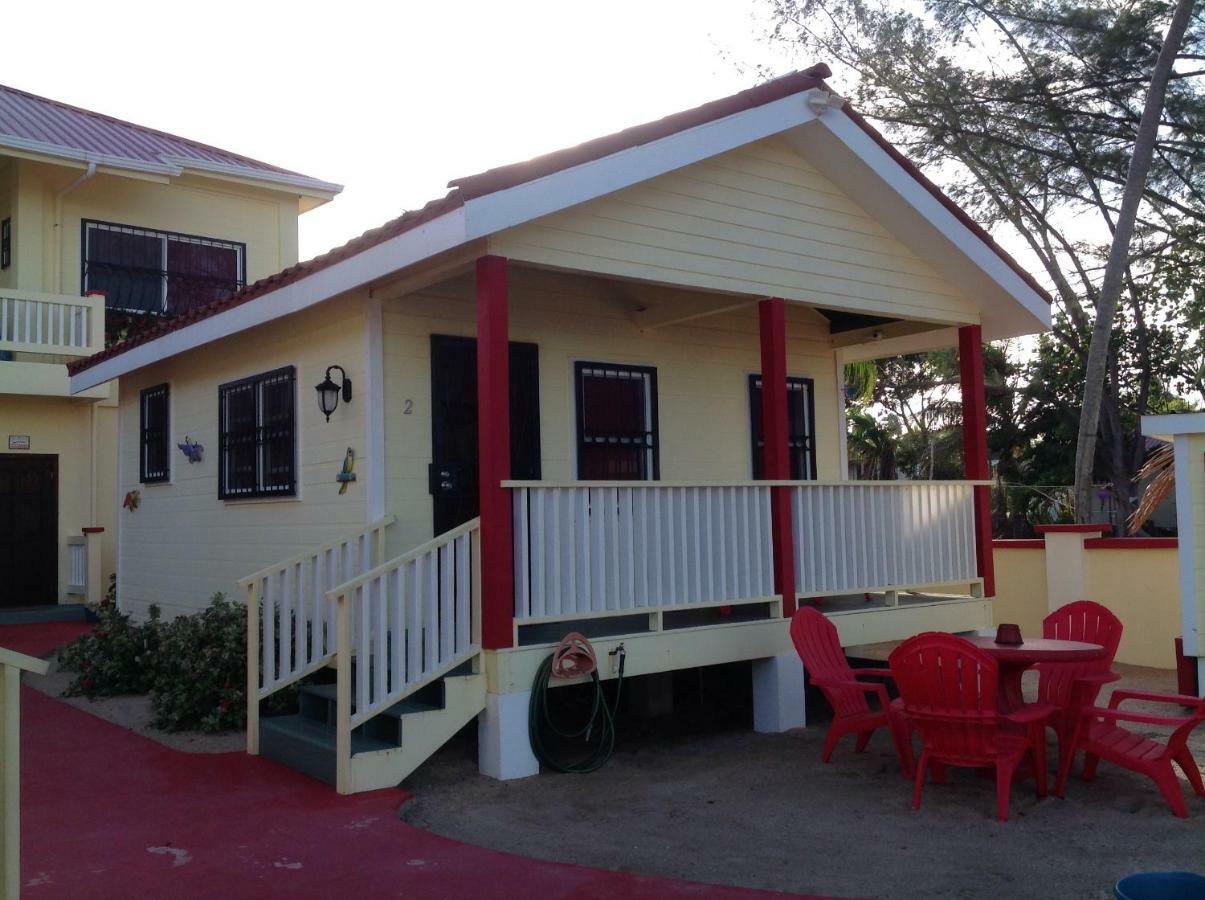 The White Horse Inn - Hopkins Village Beach Belize Bagian luar foto