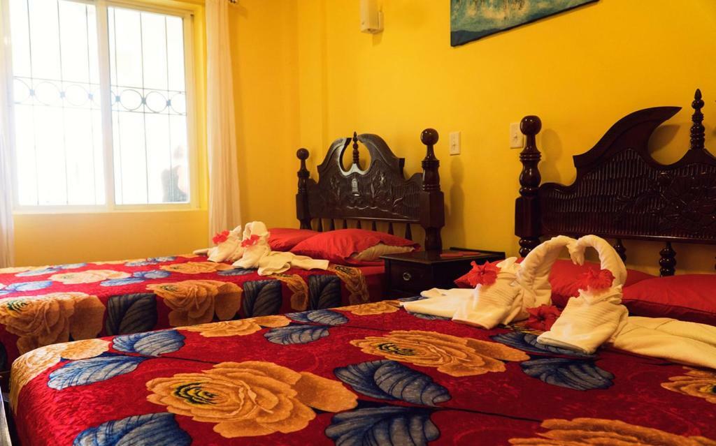 The White Horse Inn - Hopkins Village Beach Belize Bagian luar foto