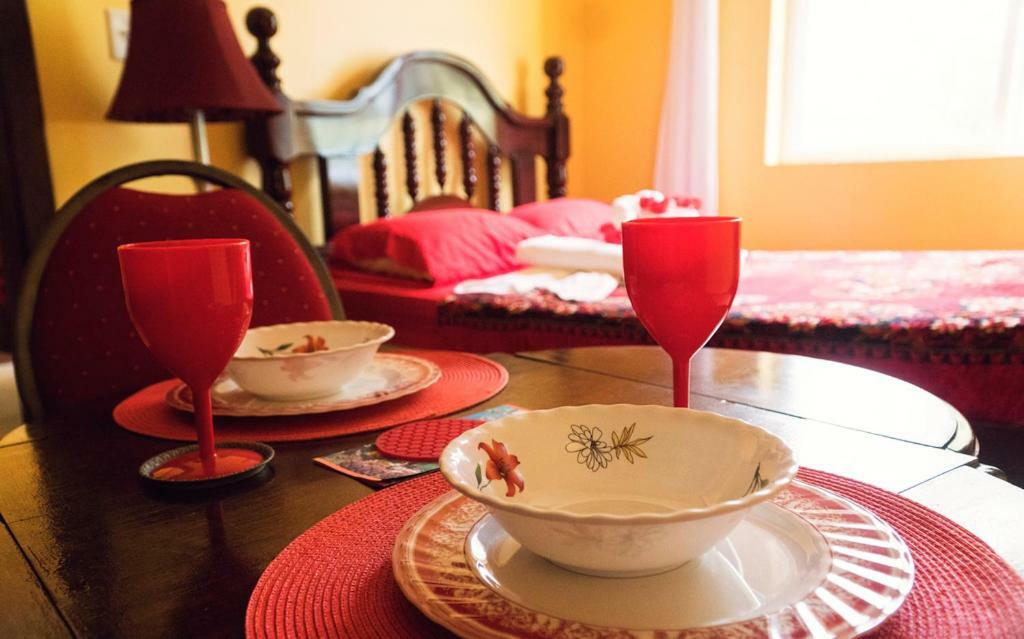 The White Horse Inn - Hopkins Village Beach Belize Bagian luar foto