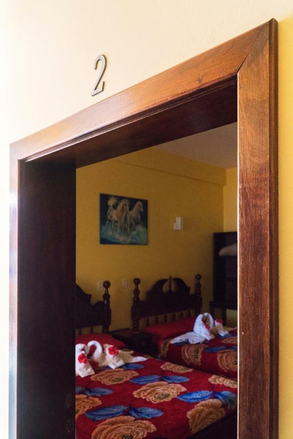 The White Horse Inn - Hopkins Village Beach Belize Bagian luar foto